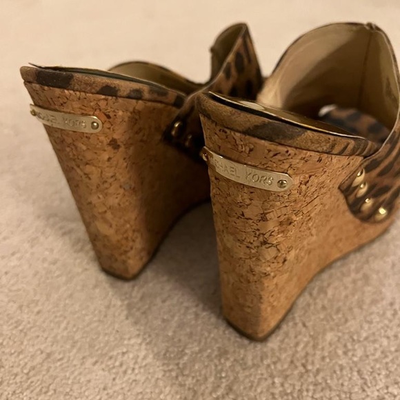 Women’s Leather Leopard Print MK Sandal Size 8 in Excellent Used Condition - Picture 4 of 6